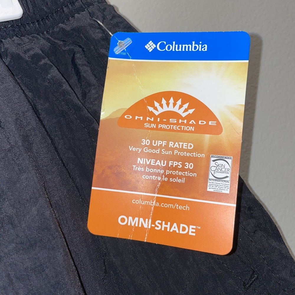 Columbia women’s shorts. Never worn. Tags on. Womens medium. Good condition. - Picture 3 of 7